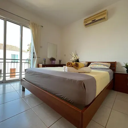 Vilă Tarracotta 4 Bedroom, Near